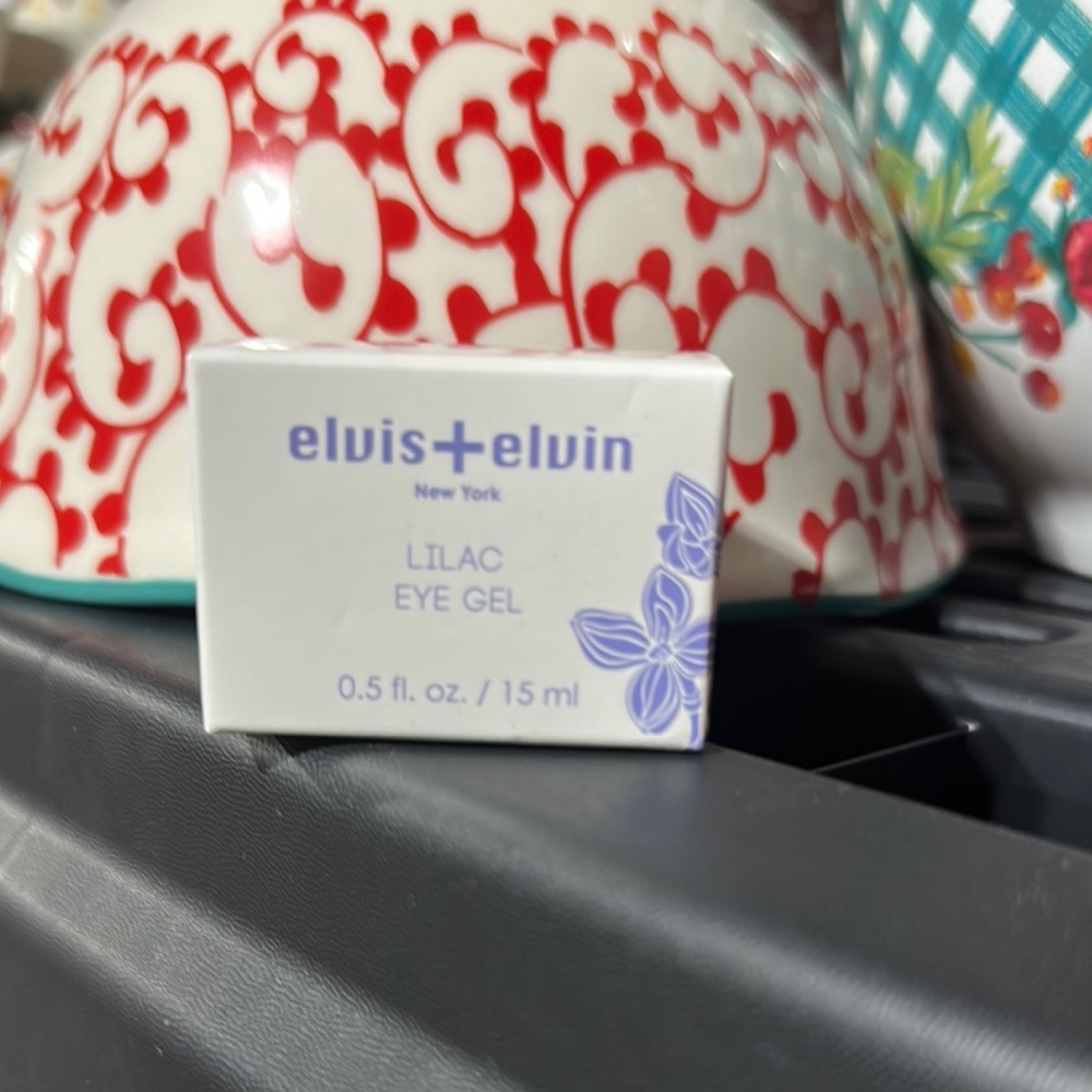 Elvis + Elvin New York Lilac Eye Gel
